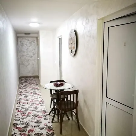 Paradise מלון סופיה