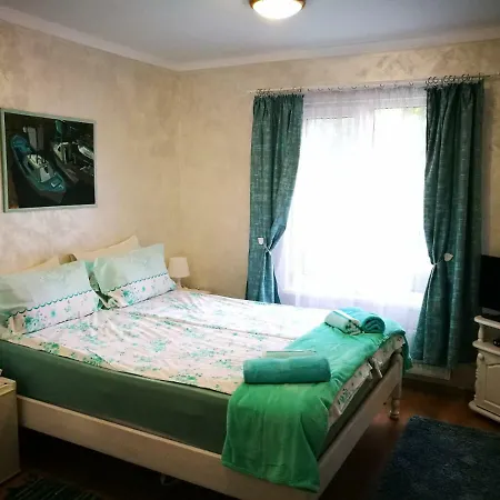 Paradise Hotel *