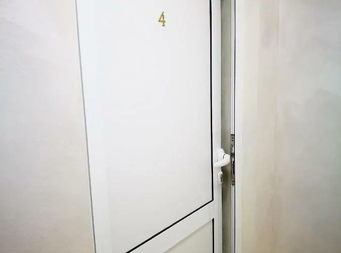 Хотел Paradise *